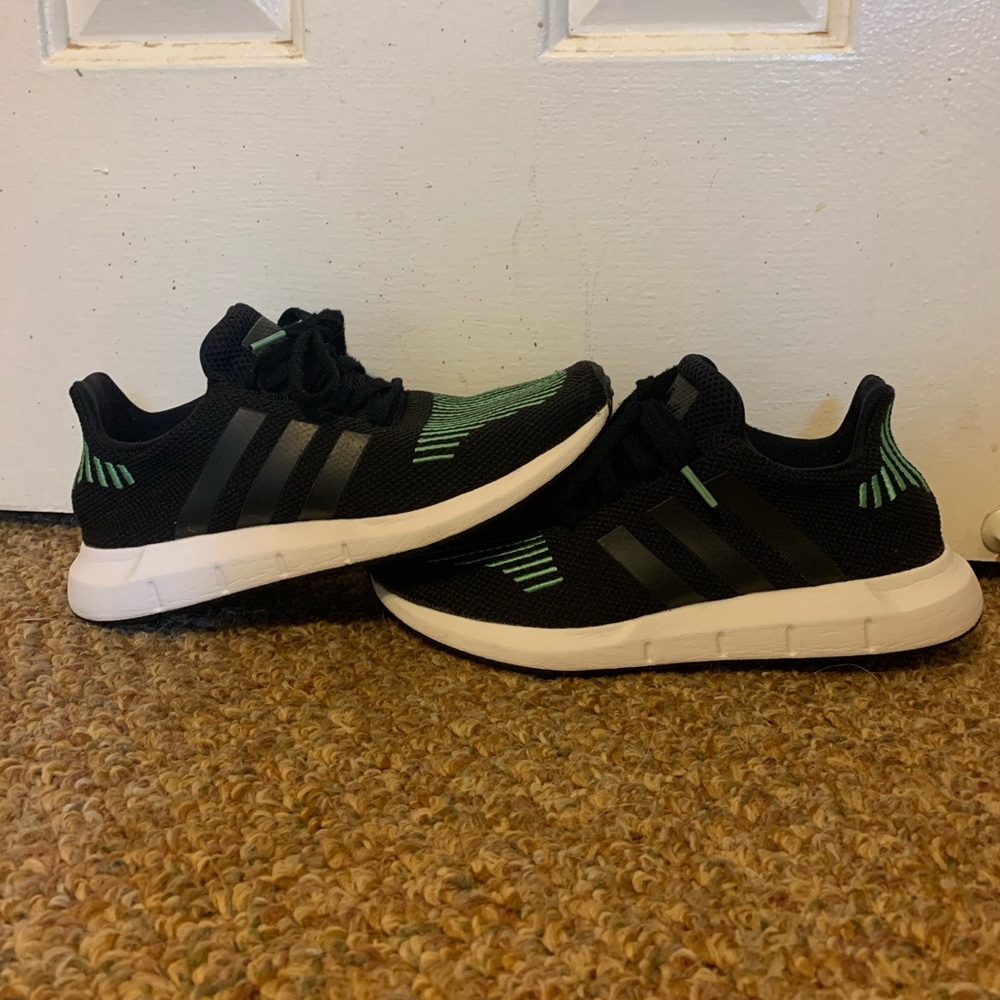 Swift run adidas shoes